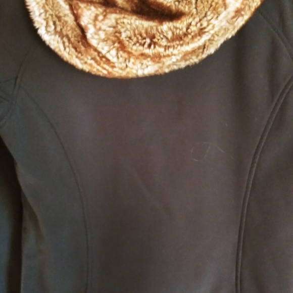 Marmont shell with faux  fur hood - Picture 5 of 5